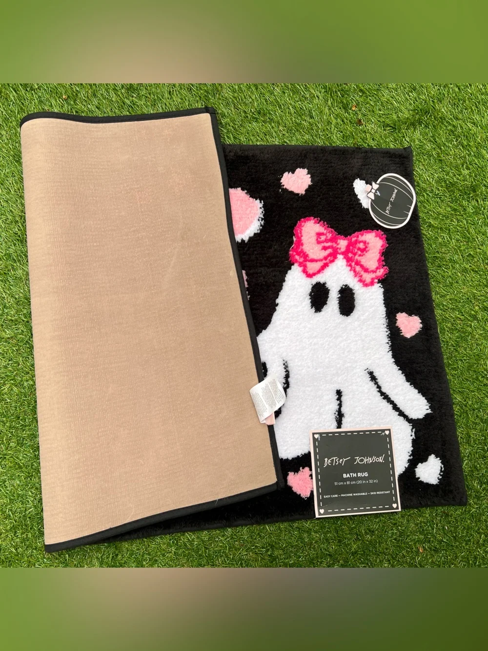 Betsey Johnson Halloween Hey Boo Pink Bow Ghost Bath Rug